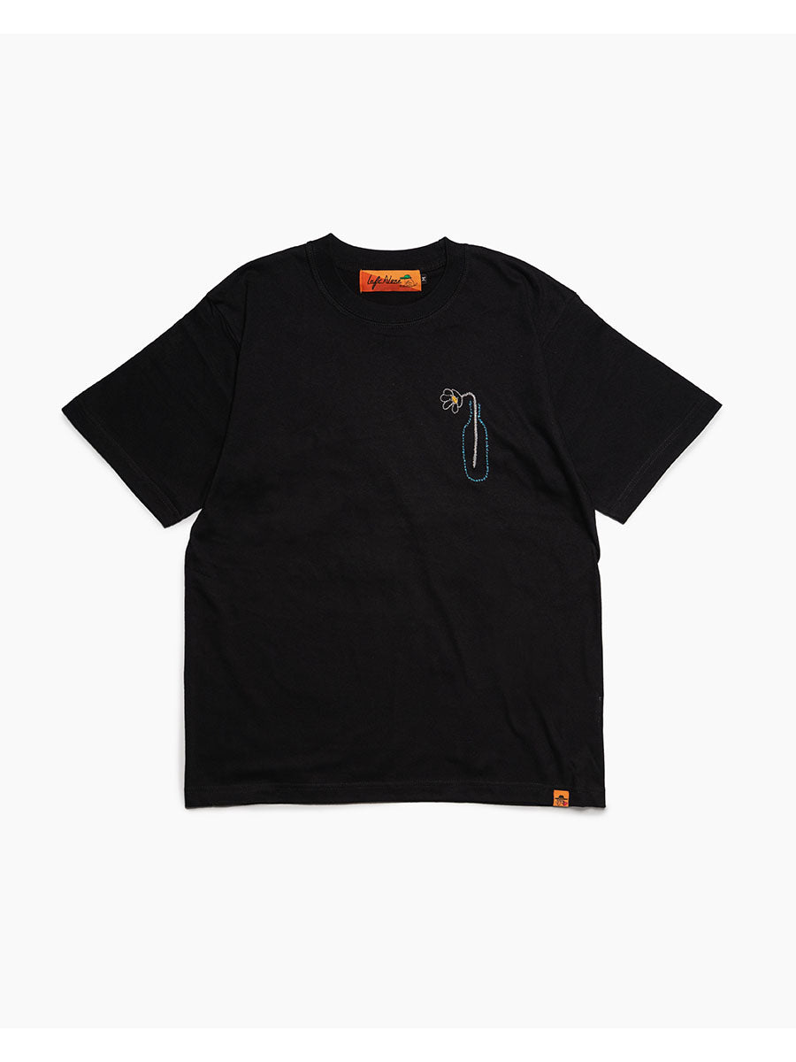 FLOWER BEHIND SS TEE -BLACK-