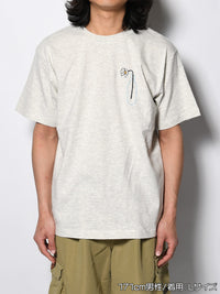 FLOWER BEHIND SS TEE -OATMEAL-