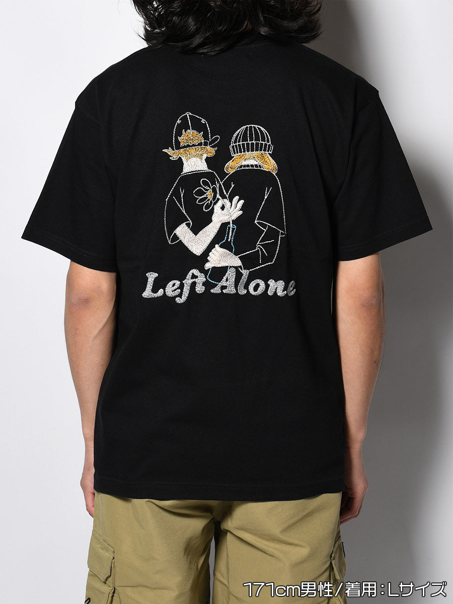 FLOWER BEHIND SS TEE -BLACK-