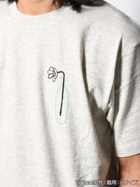 FLOWER BEHIND SS TEE -OATMEAL-