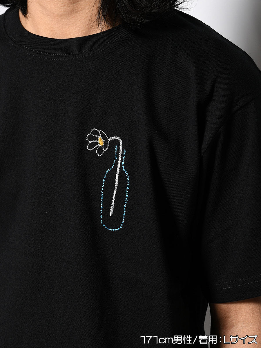 FLOWER BEHIND SS TEE -BLACK-