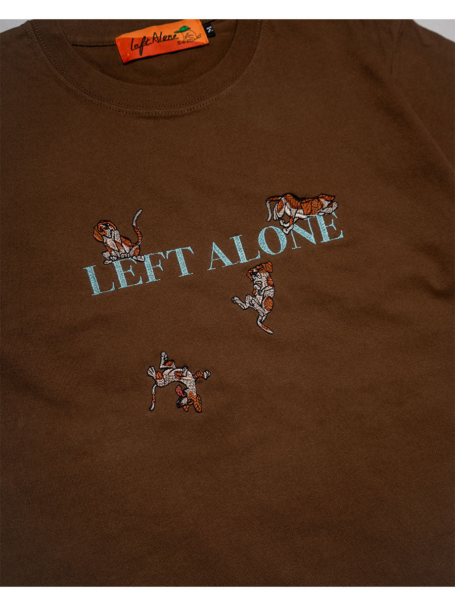 FREE DOG SS TEE -BROWN-