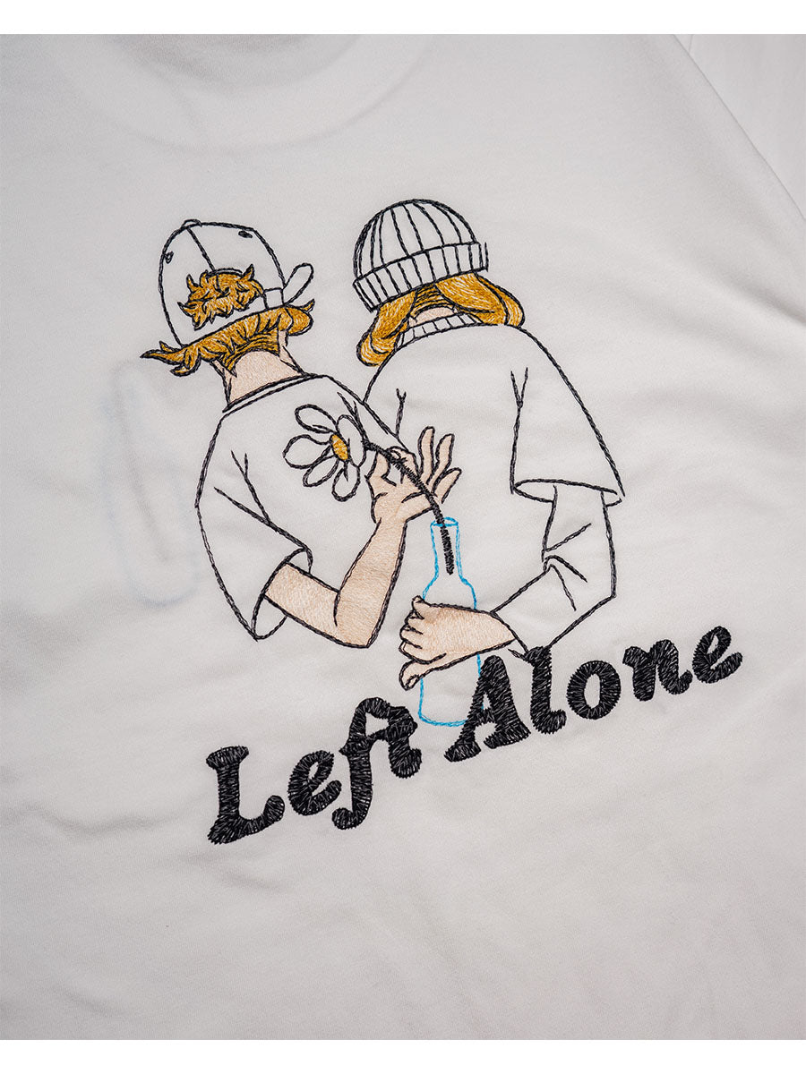FLOWER BEHIND SS TEE -WHITE-