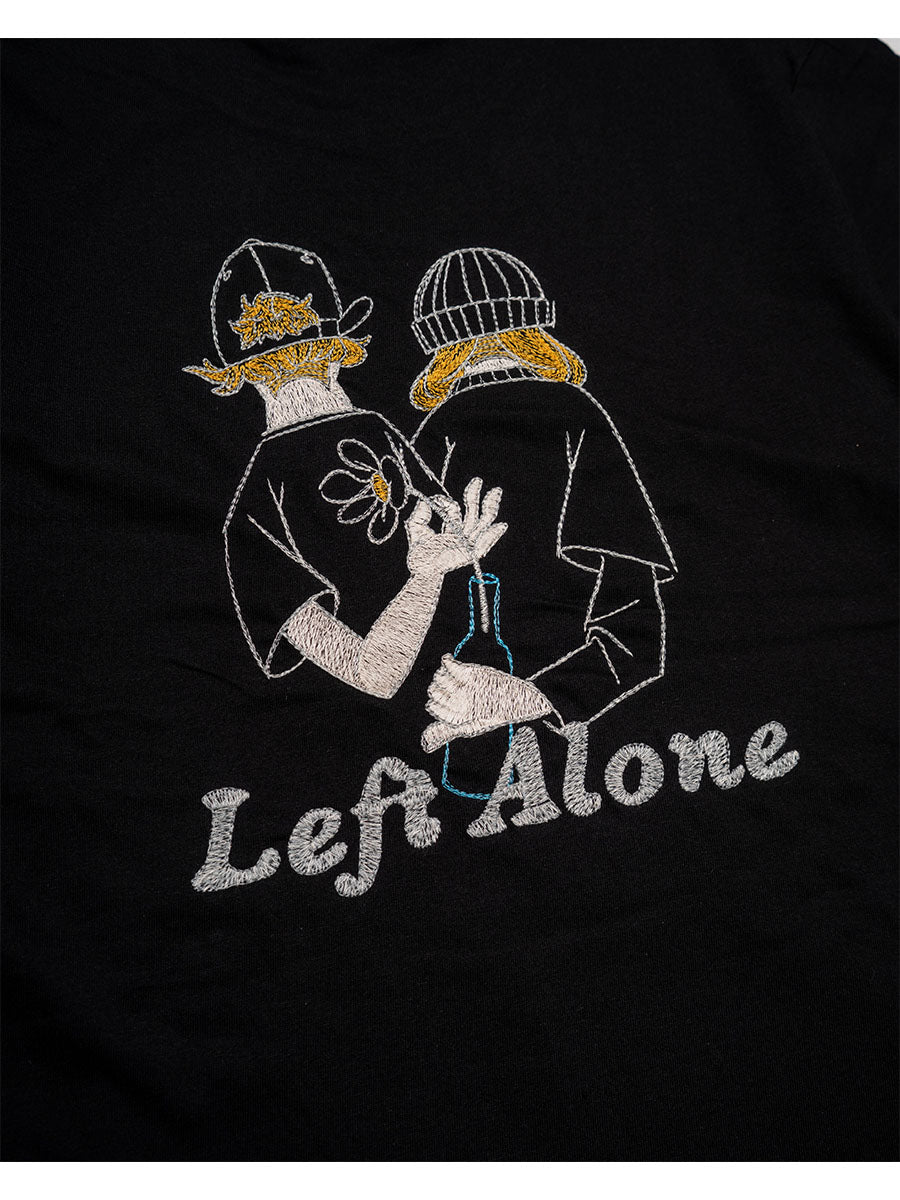 FLOWER BEHIND SS TEE -BLACK-