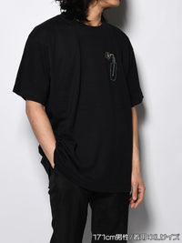 FLOWER BEHIND SS TEE -BLACK-