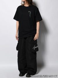 FLOWER BEHIND SS TEE -BLACK-