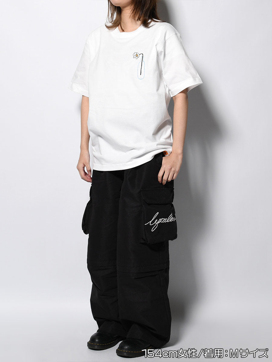 FLOWER BEHIND SS TEE -WHITE-